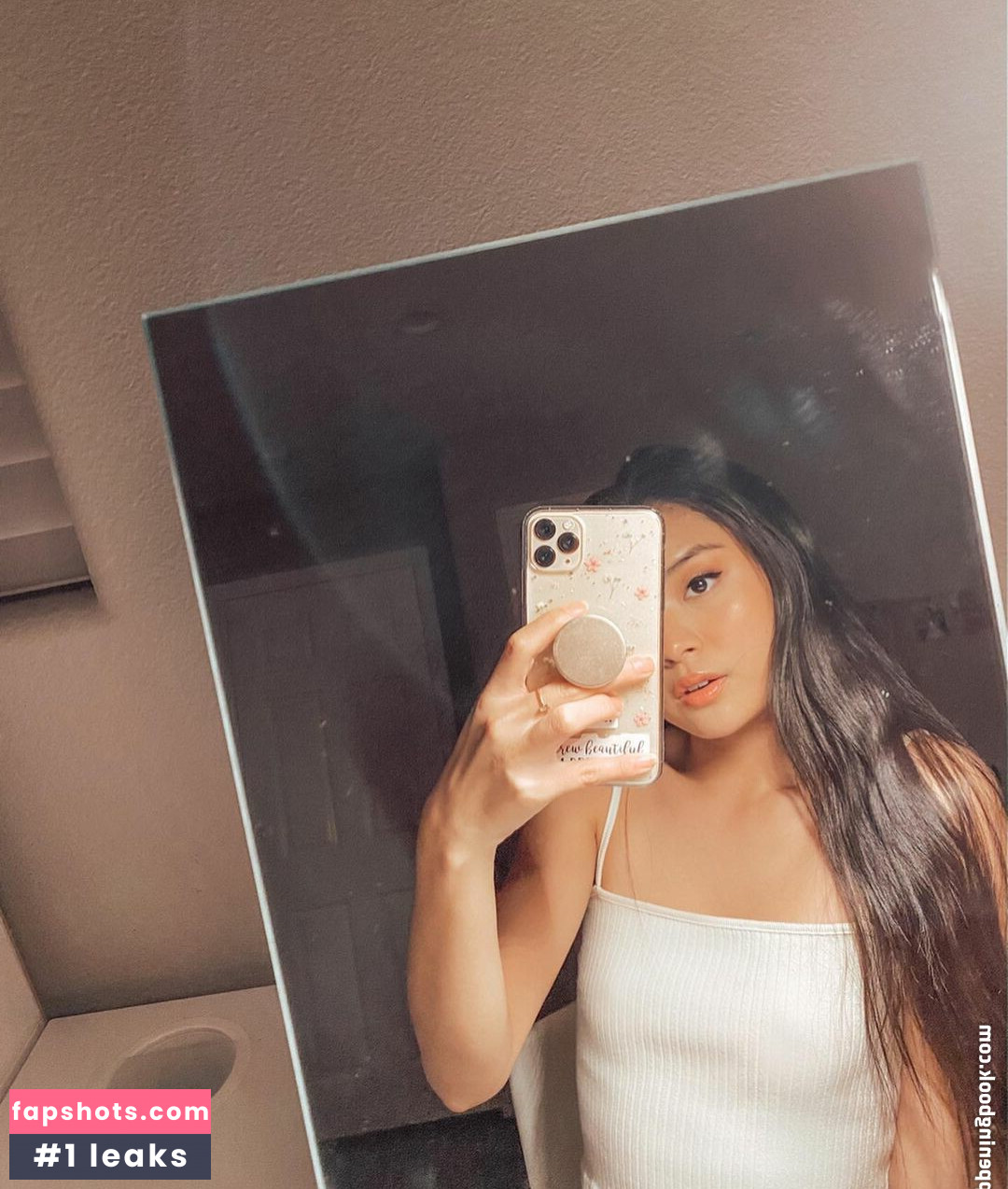 Ashley Liao gallery photo #15