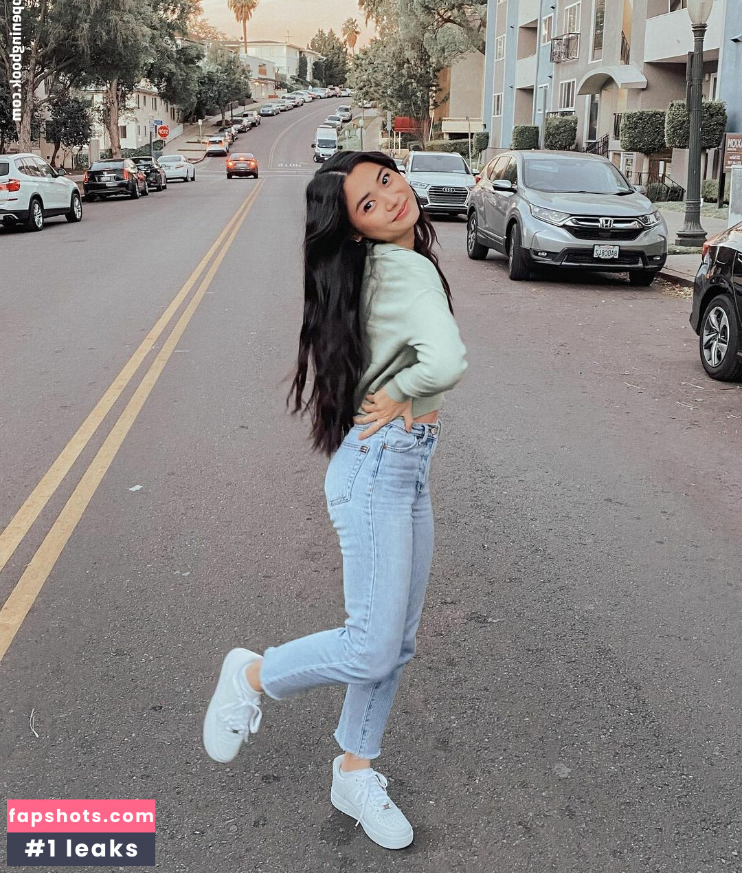 Ashley Liao gallery photo #24