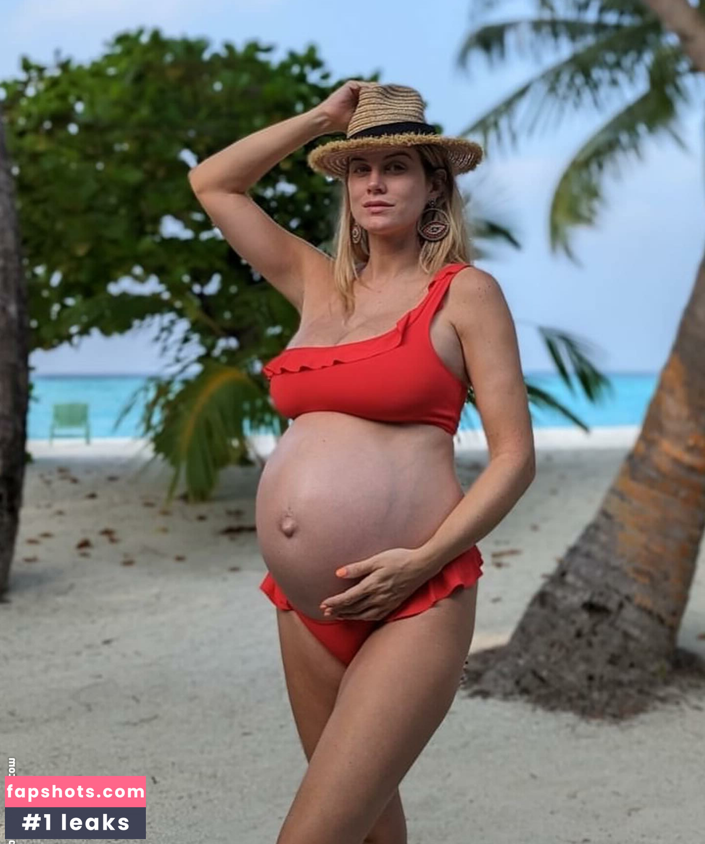 Ashley Louise James gallery photo #7