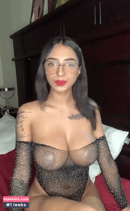 Ashley Marianne nude babe gallery