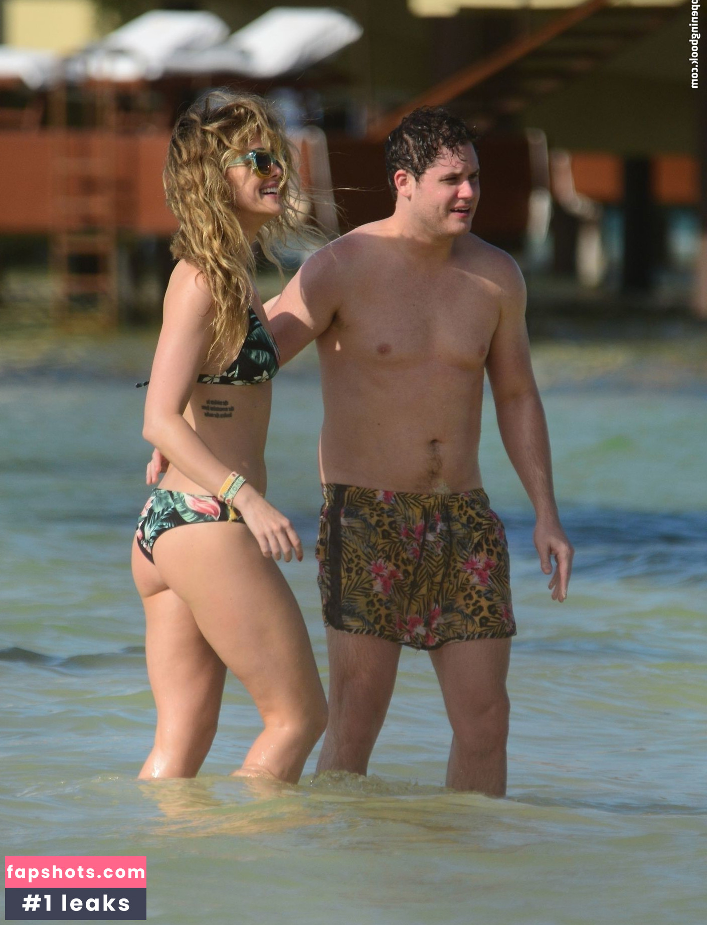 Ashley Newbrough gallery photo #23