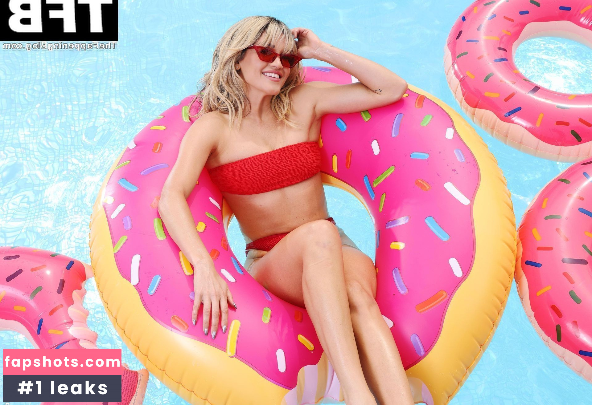 Ashley Roberts gallery photo #303