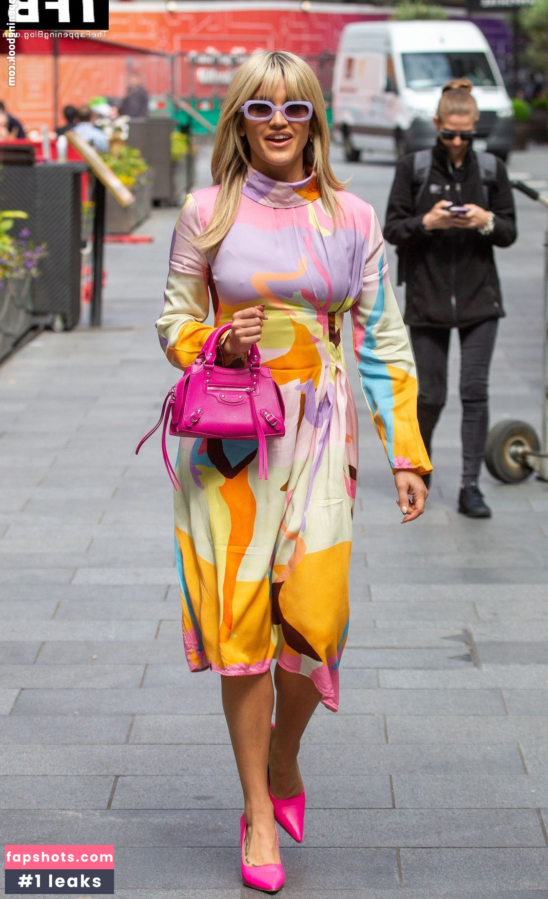 Ashley Roberts gallery photo #305