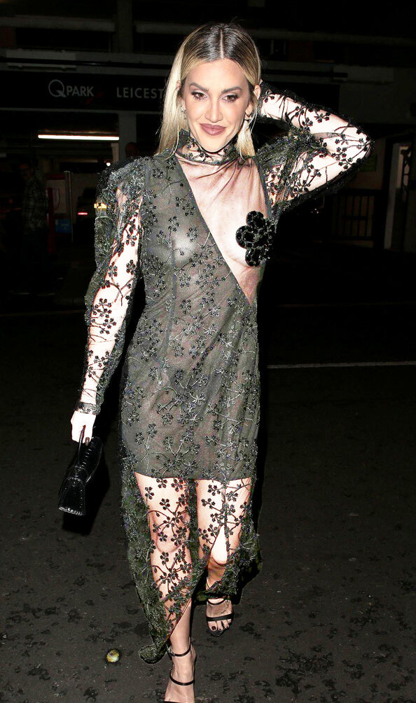 ashley-roberts gallery photo #637