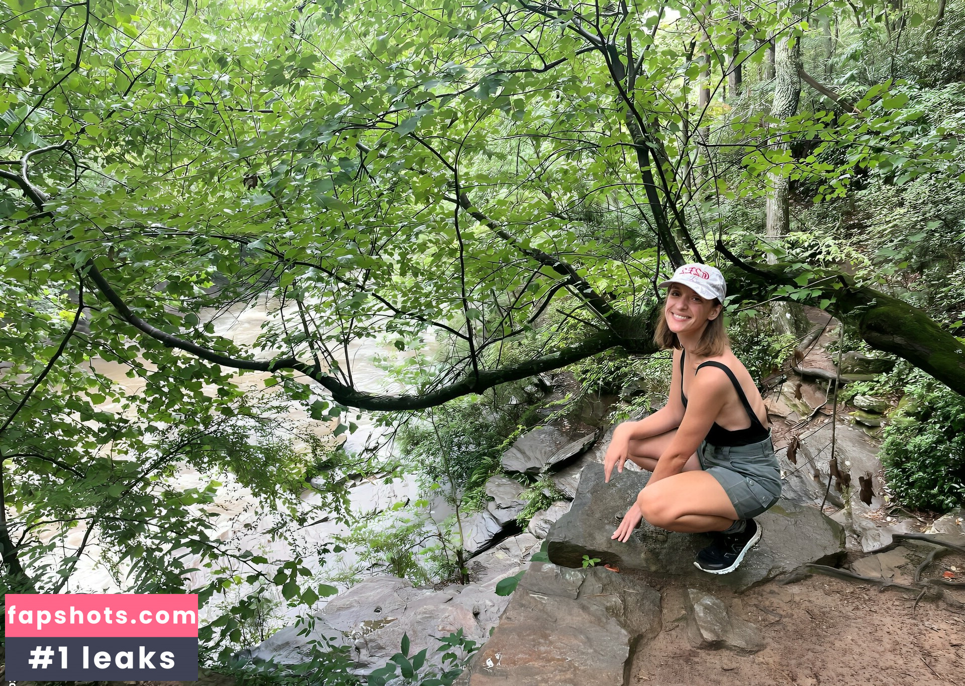 Ashley Victoria Robinson gallery photo #21