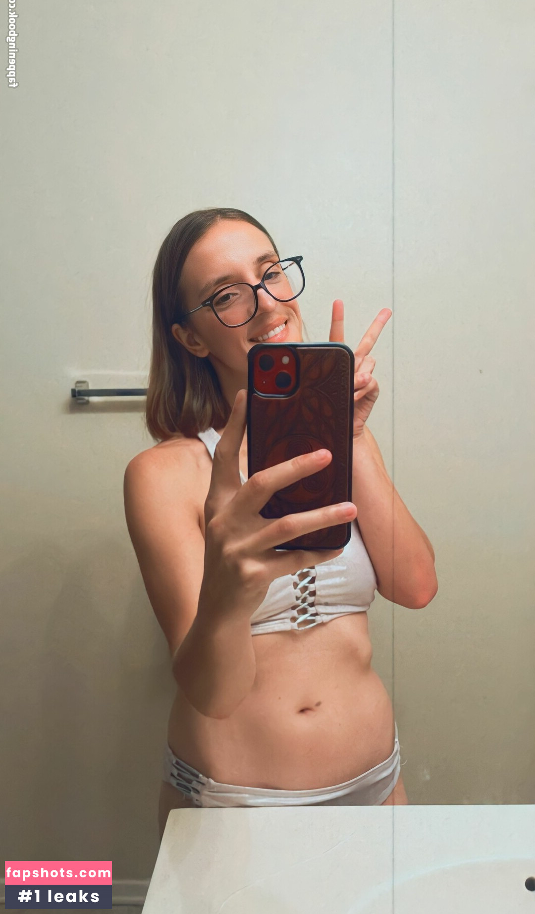 Ashley Victoria Robinson gallery photo #38