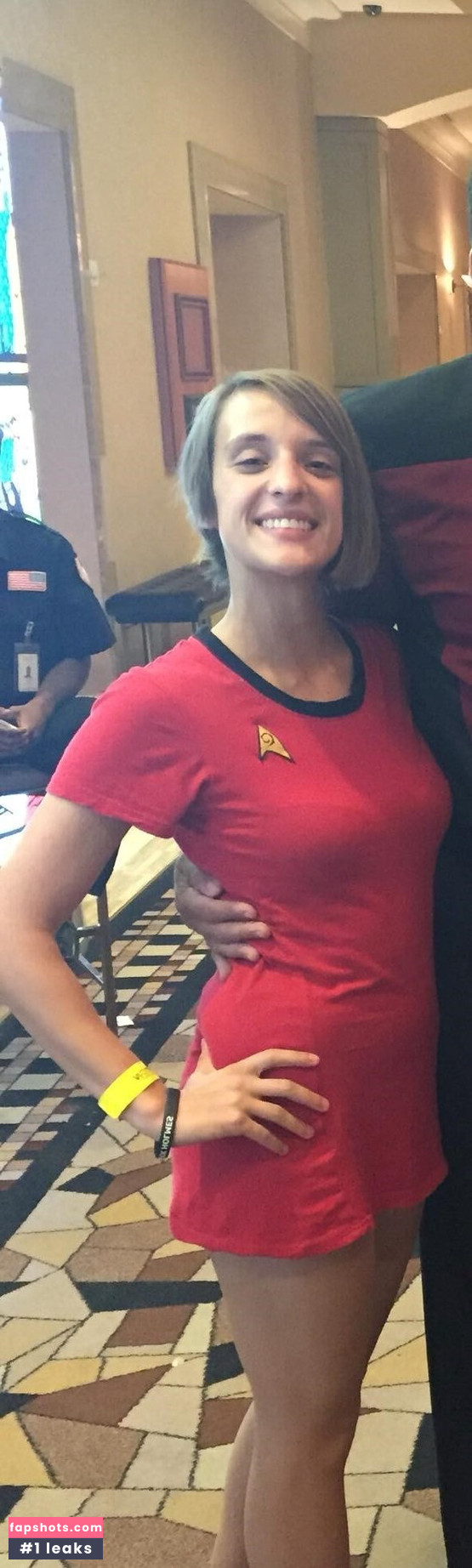 Ashley Victoria Robinson nude babe gallery