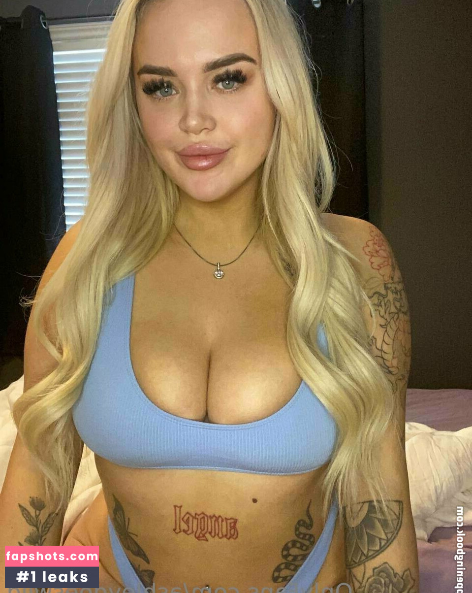 ashleygoeswild gallery photo #3