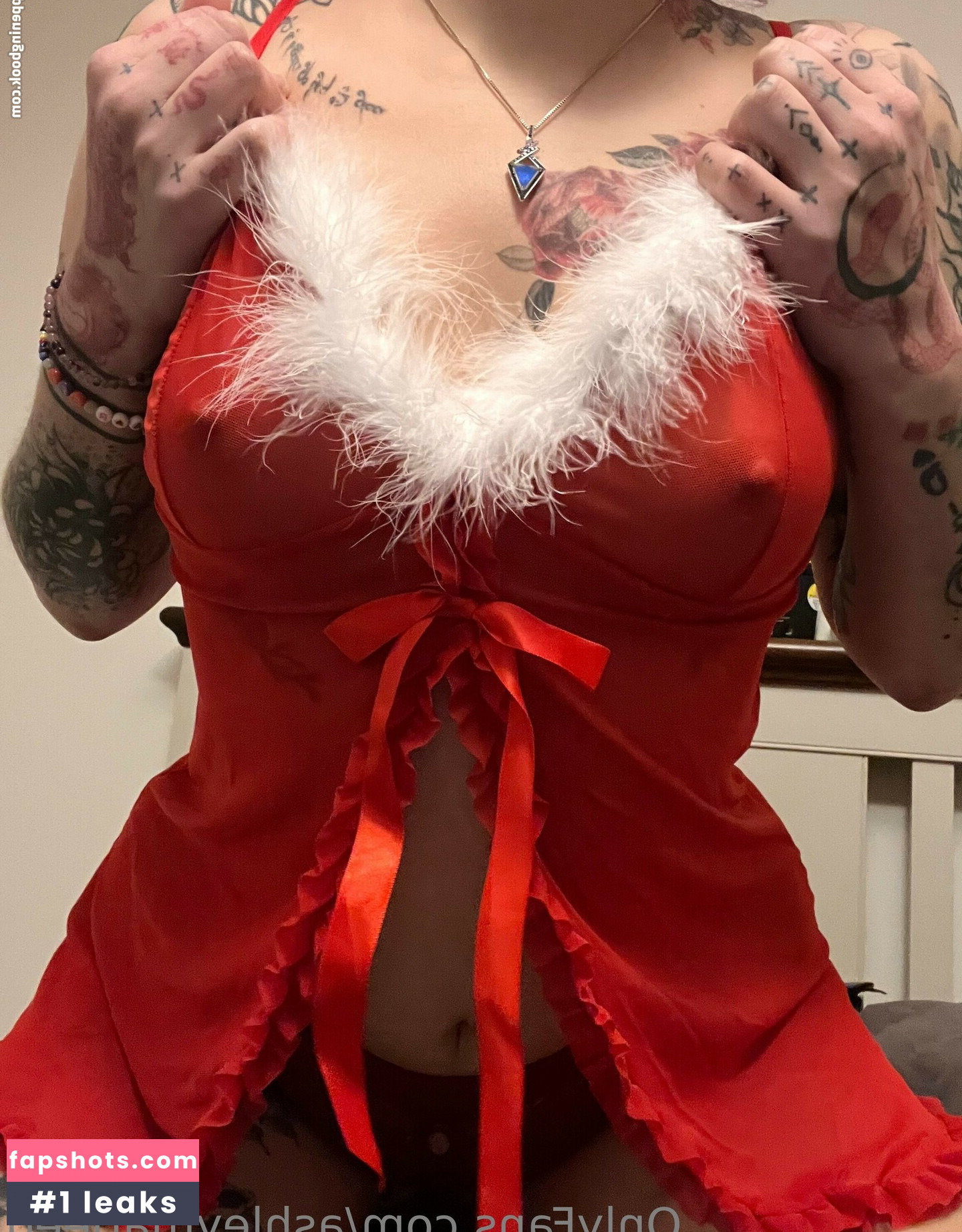 AshleyMarieeGaming nude babe gallery