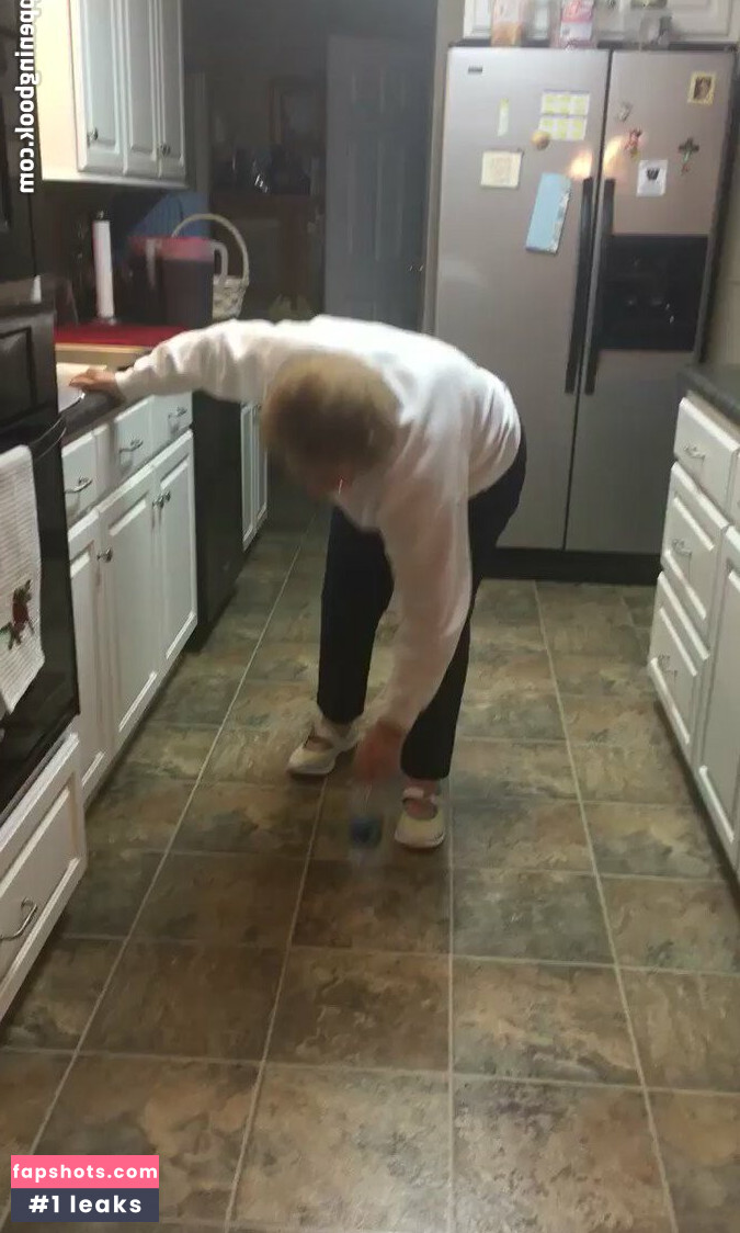 Ashlyn Allman nude babe gallery