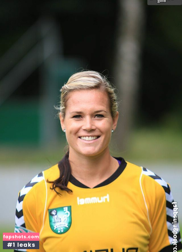 Ashlyn Harris gallery photo #2