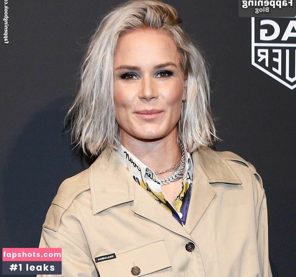 Ashlyn Harris gallery photo #3