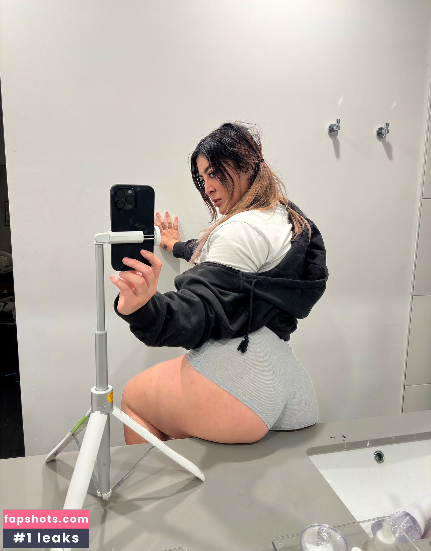 Ashlynn Arias Nude Leaks OnlyFans Photos #2 - LeakJerk