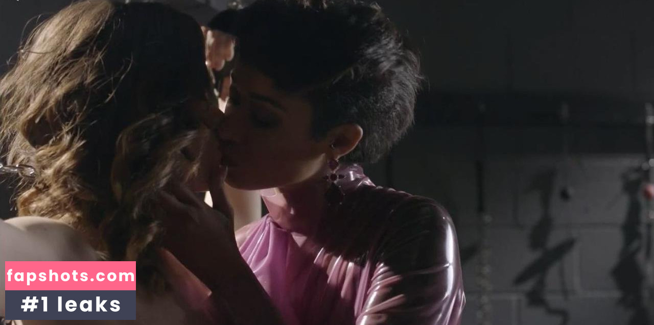 Ashlynn Yennie gallery photo #57