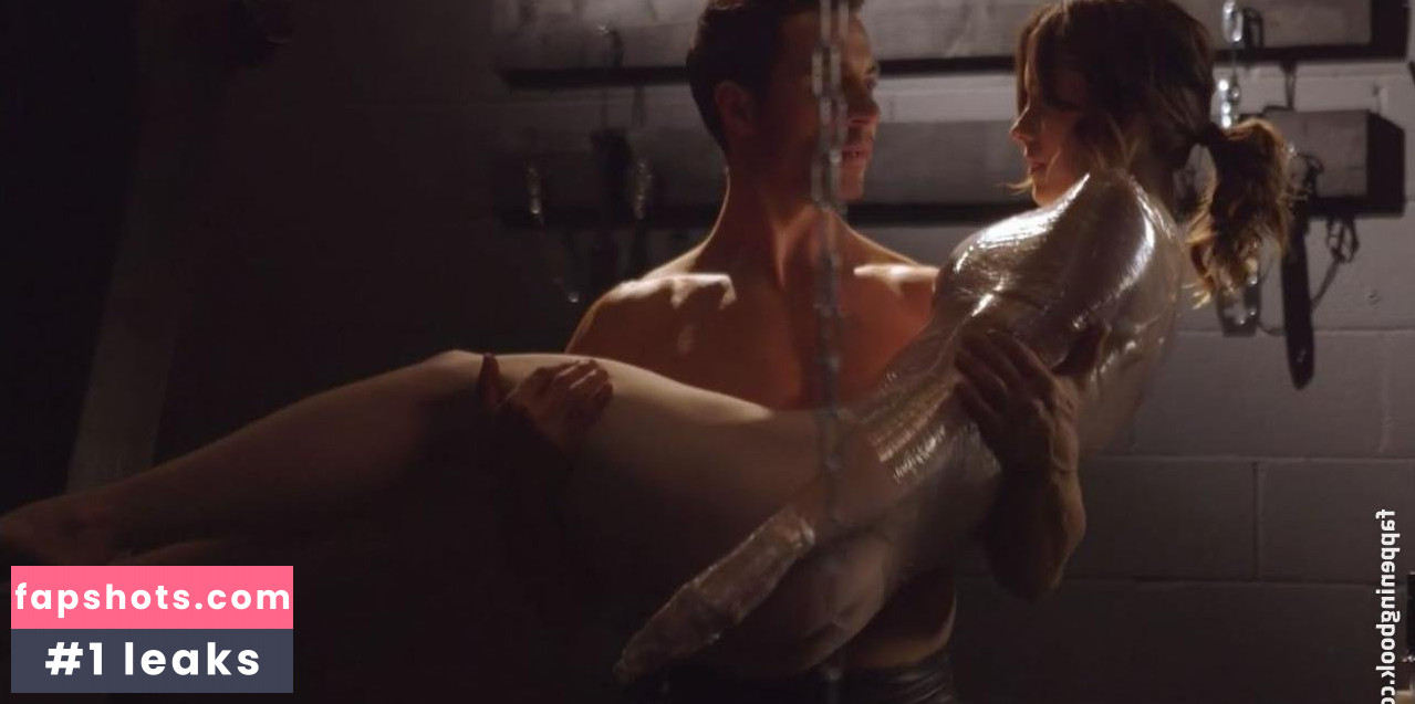 Ashlynn Yennie gallery photo #81