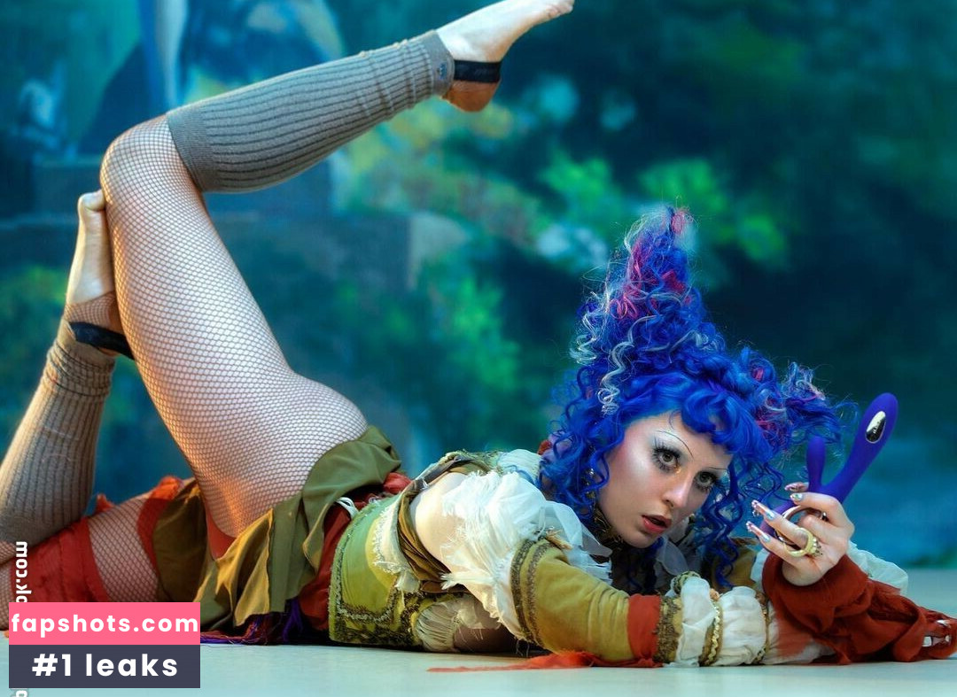 Ashnikko gallery photo #116