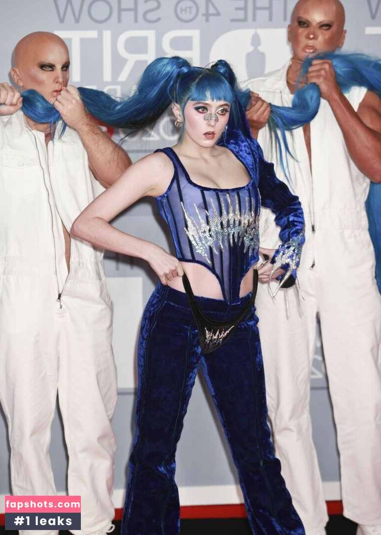 Ashnikko gallery photo #121