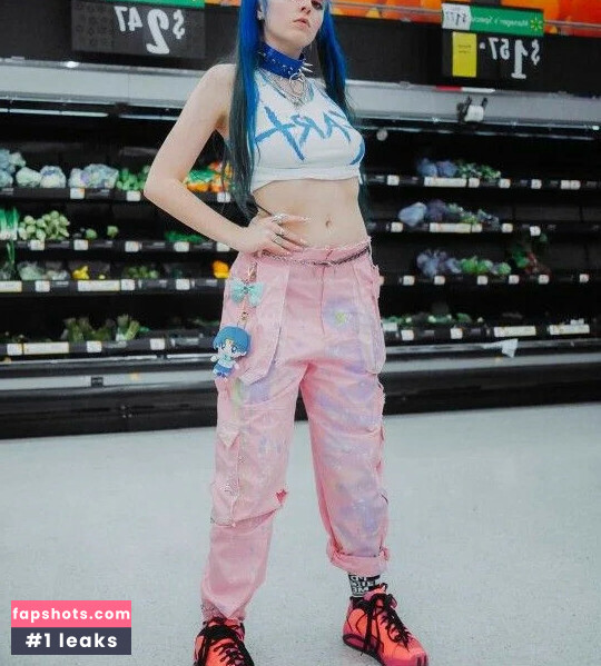 Ashnikko gallery photo #129