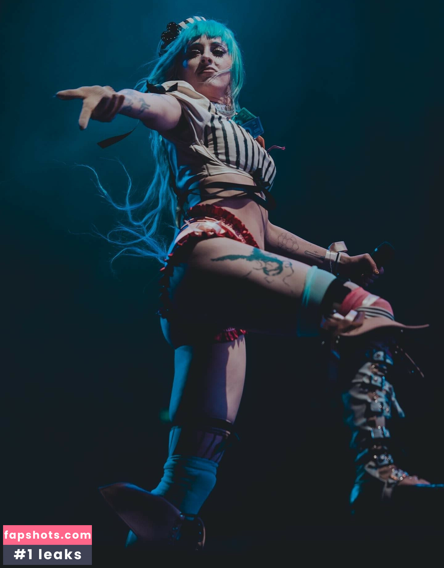 Ashnikko gallery photo #14