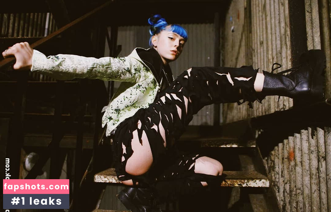 Ashnikko gallery photo #134