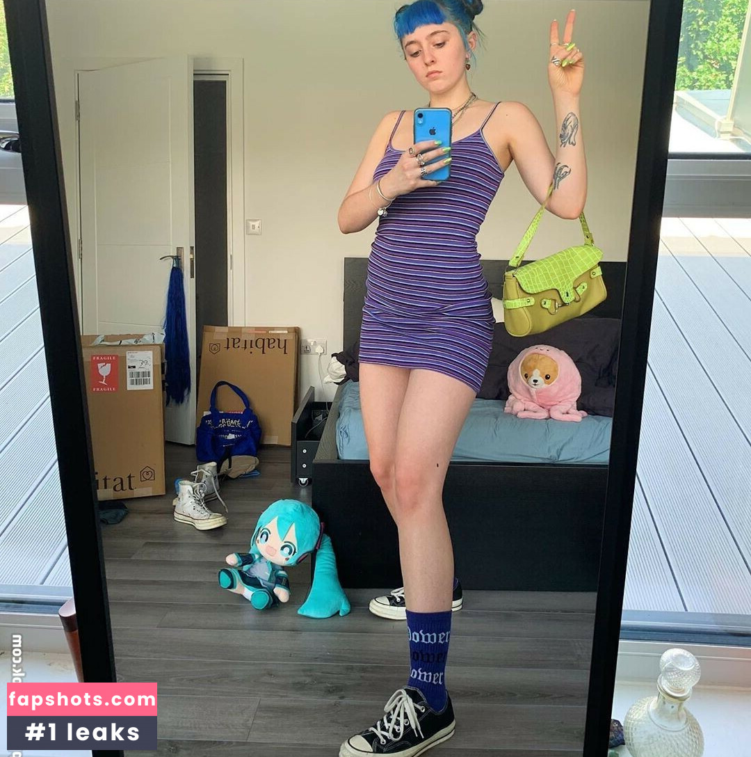 Ashnikko gallery photo #135