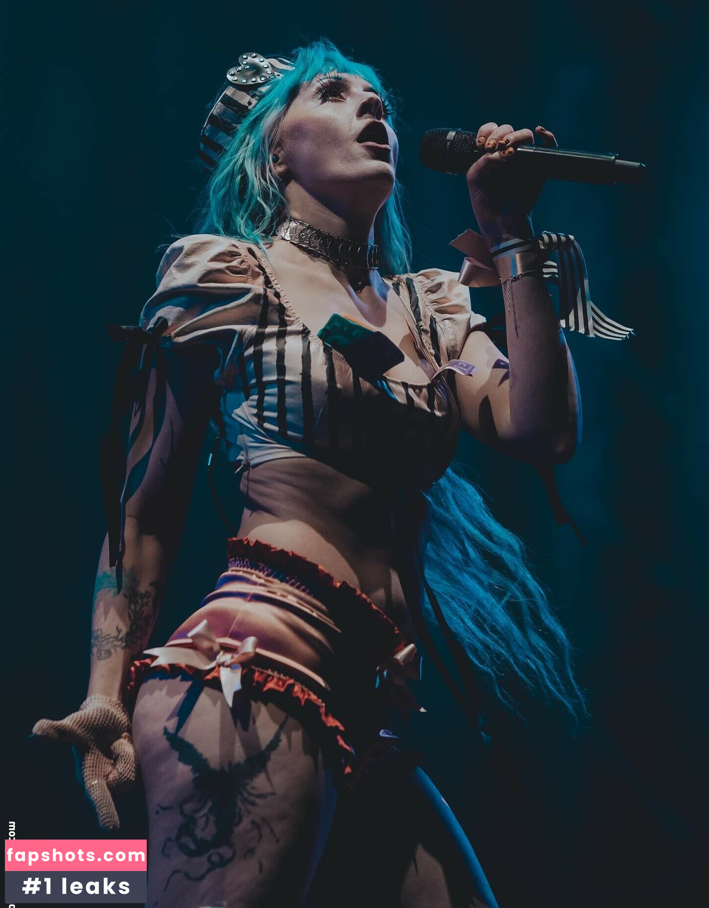 Ashnikko gallery photo #15