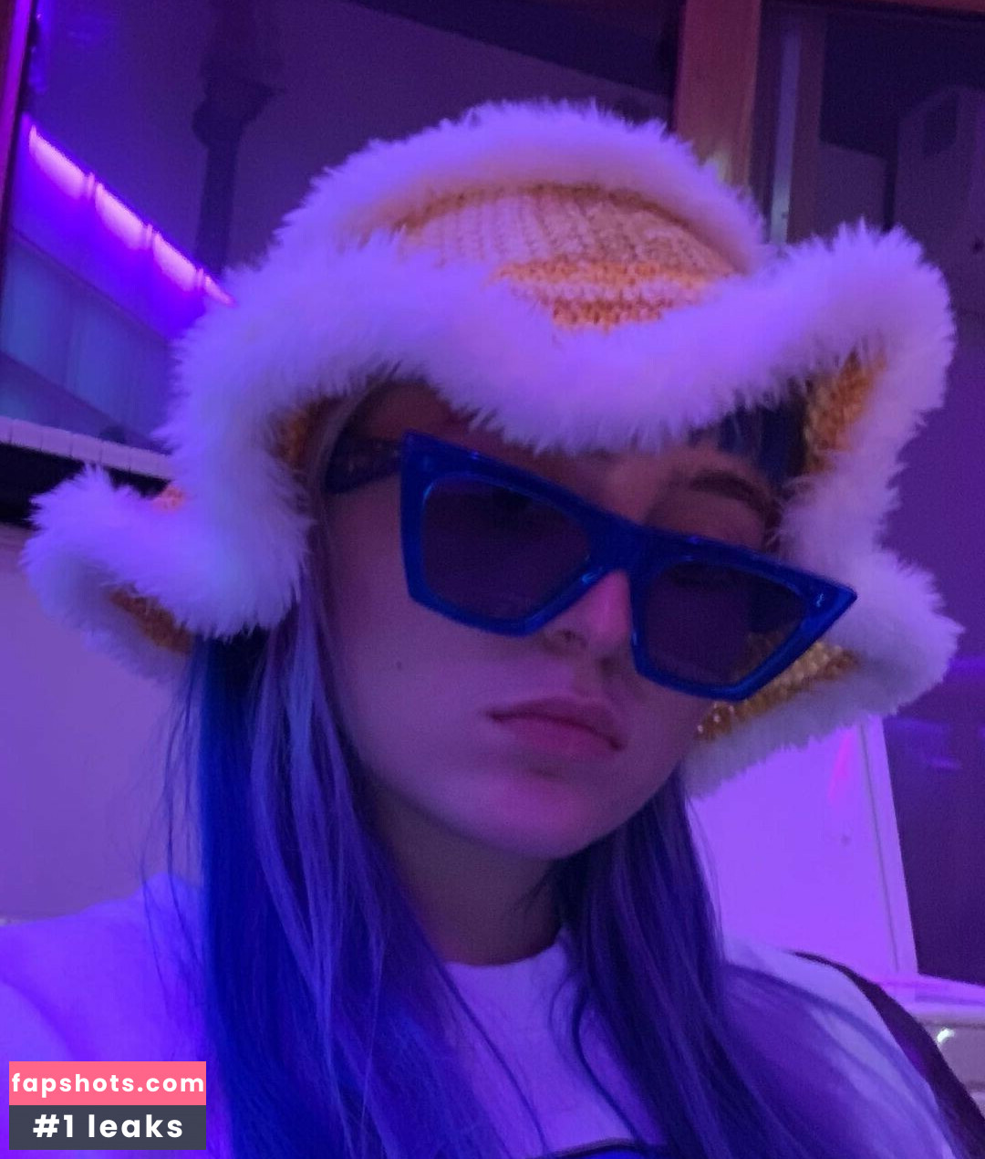 Ashnikko gallery photo #141