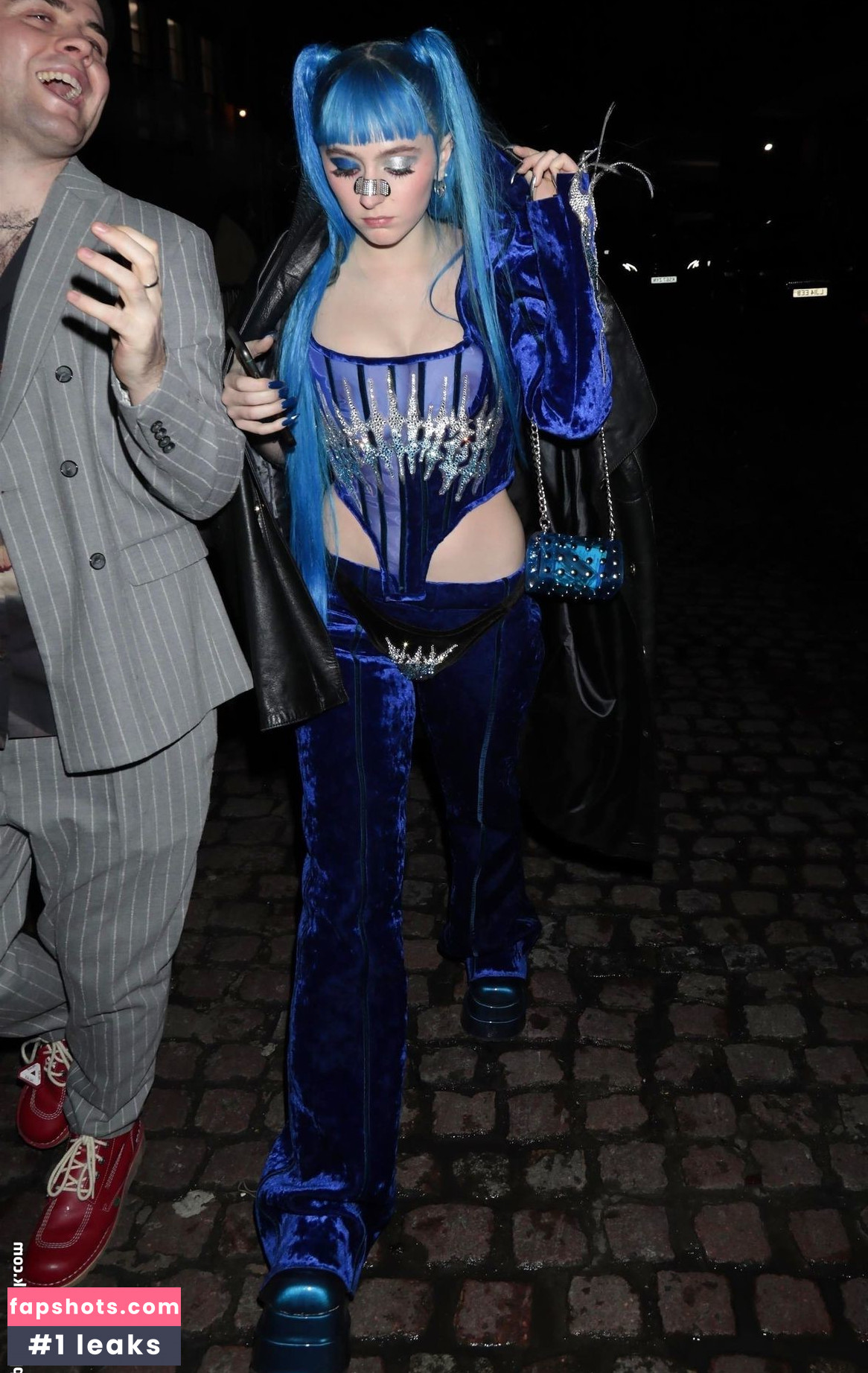 Ashnikko gallery photo #145