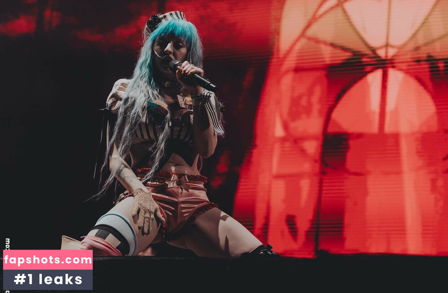 Ashnikko gallery photo #16