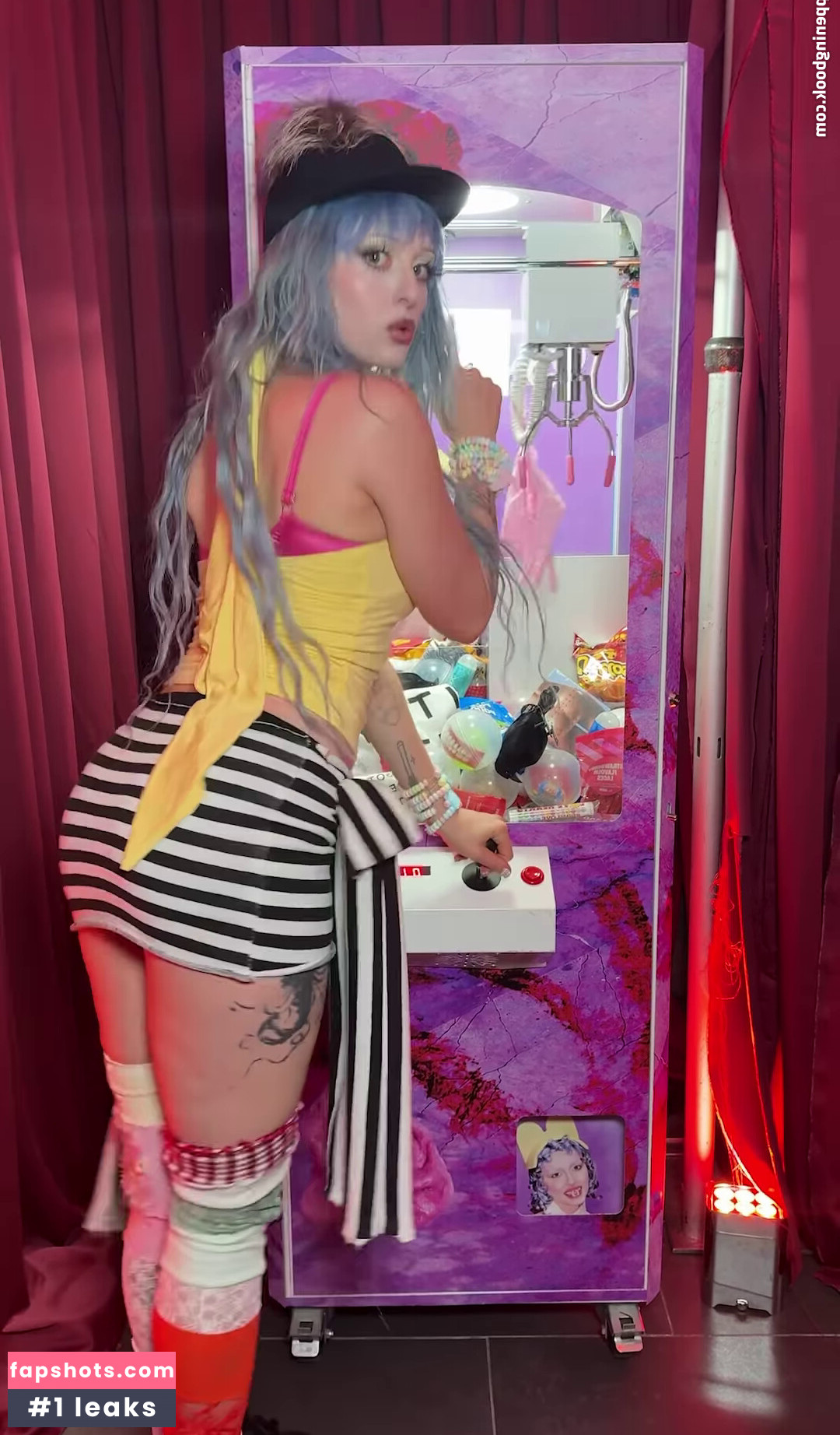 Ashnikko gallery photo #41