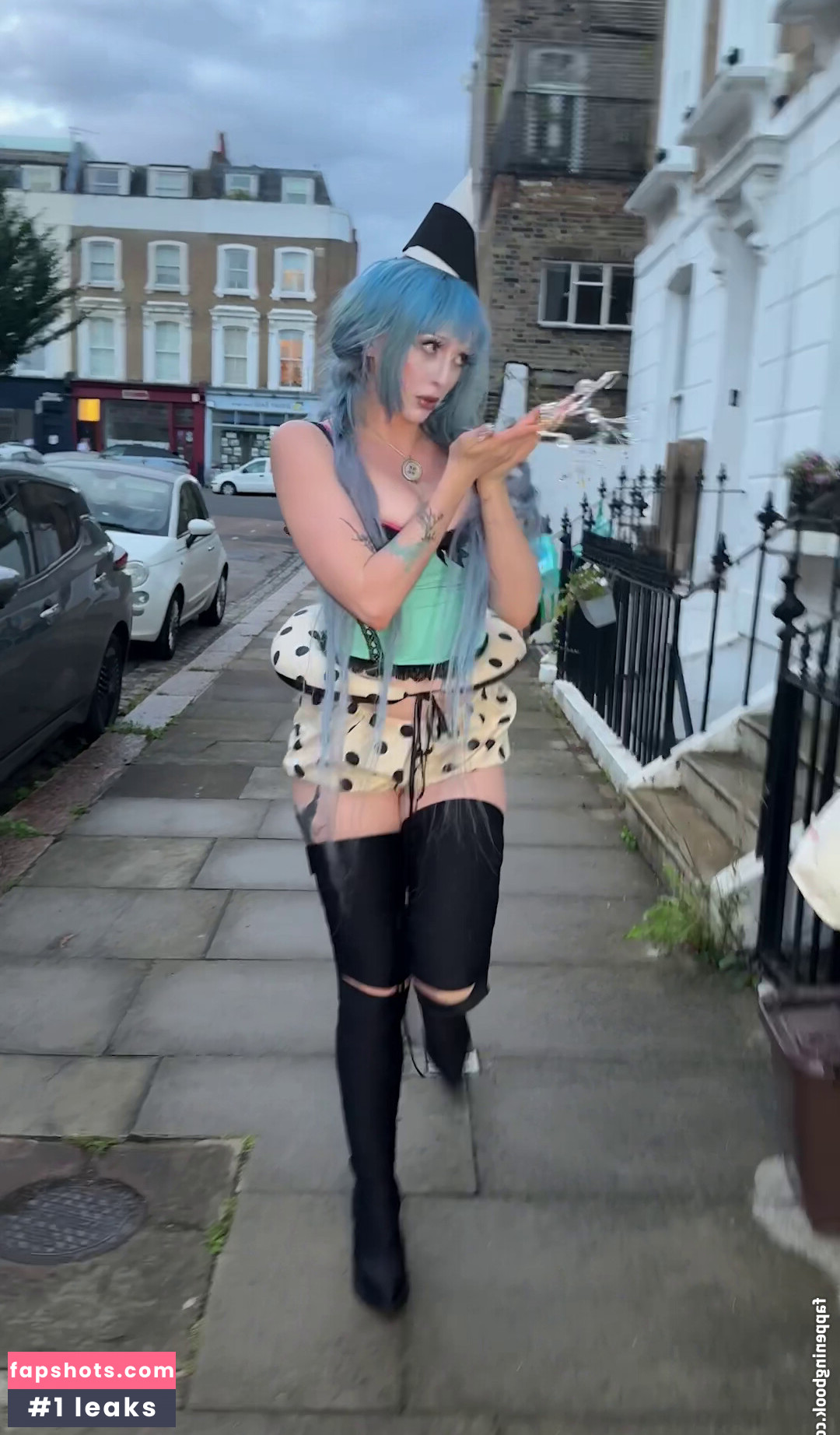 Ashnikko gallery photo #43