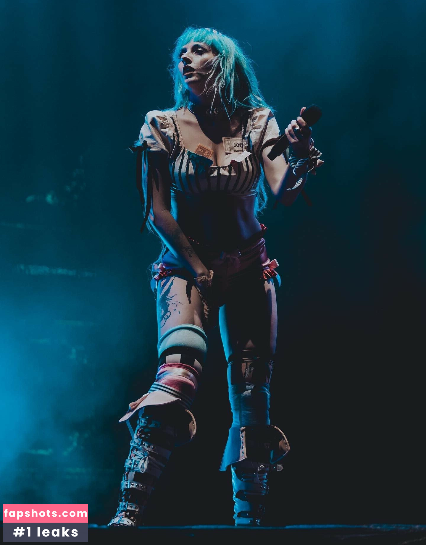 Ashnikko gallery photo #6