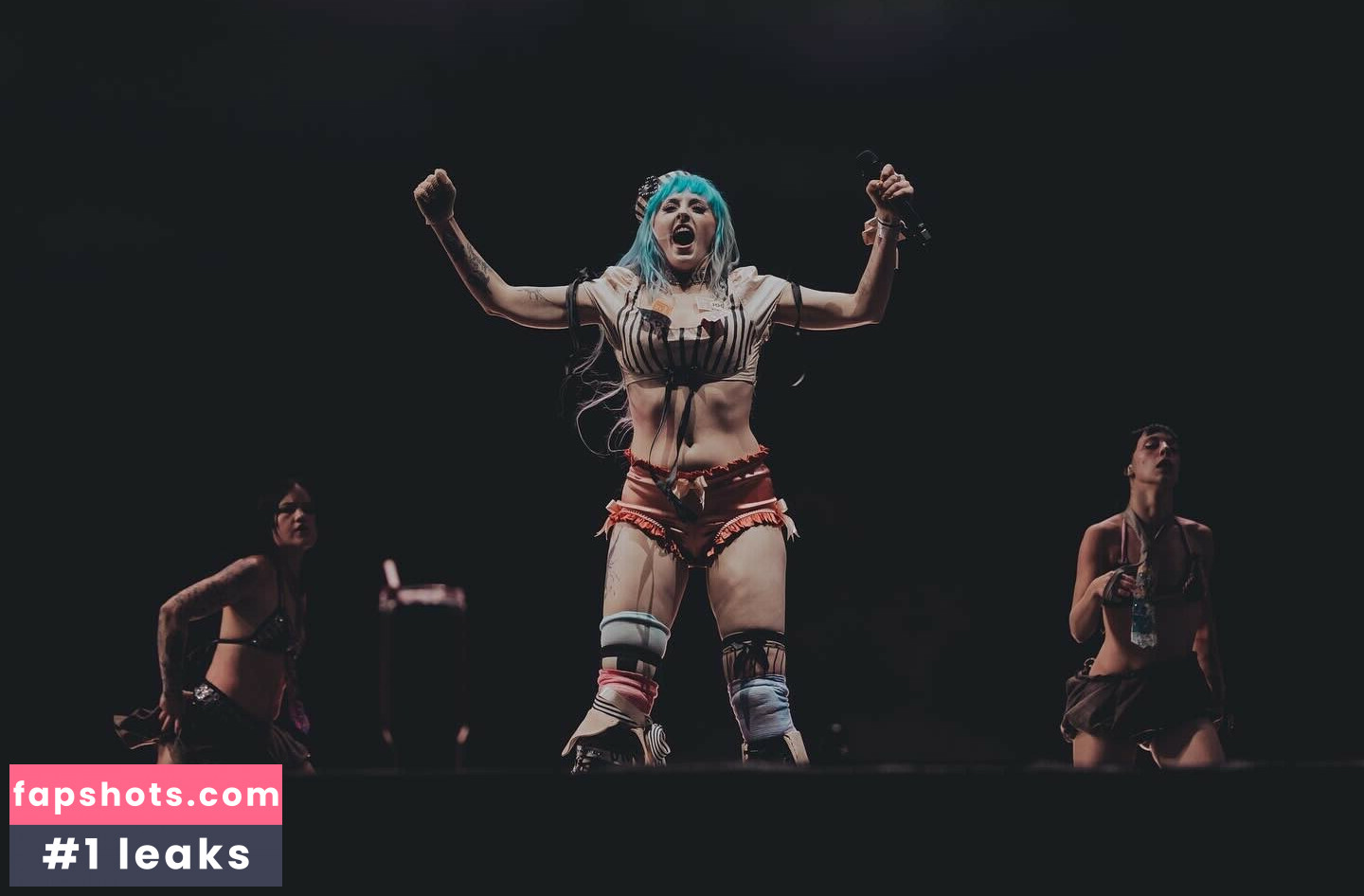 Ashnikko gallery photo #7