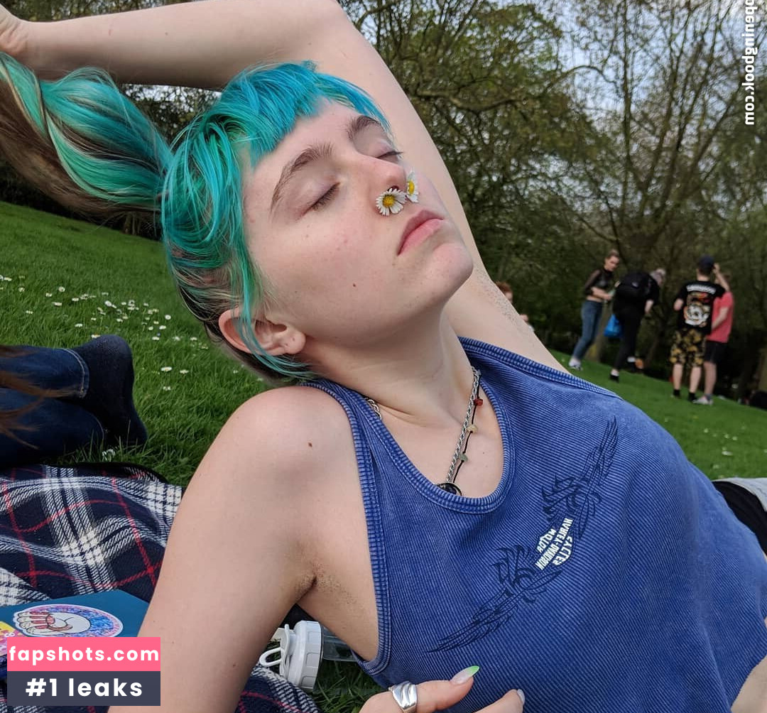 Ashnikko gallery photo #65