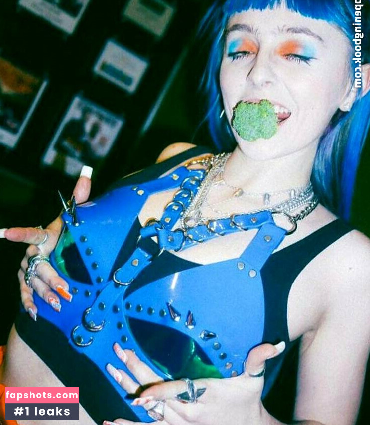 Ashnikko gallery photo #69