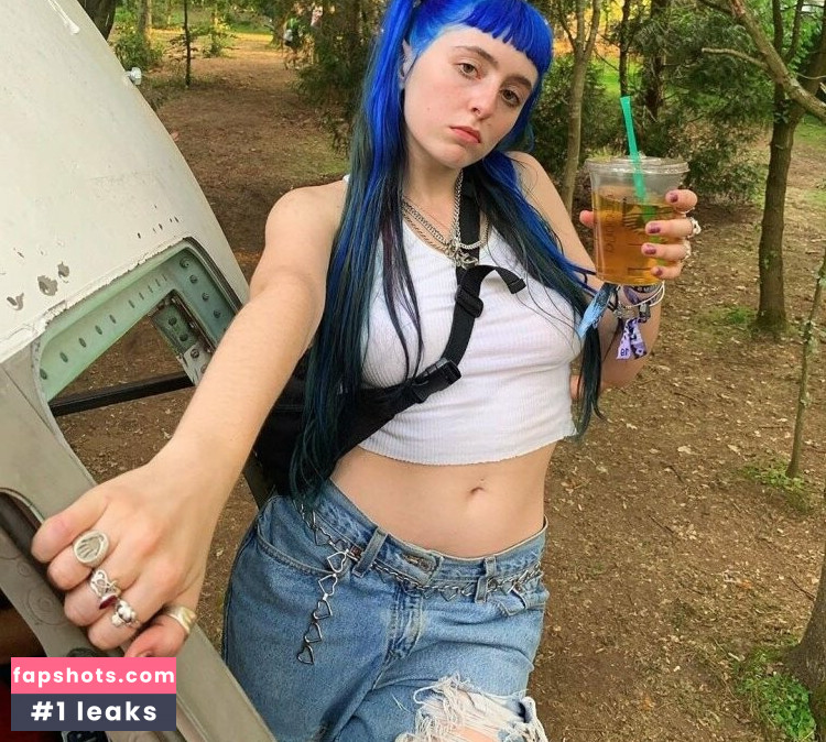 Ashnikko gallery photo #71