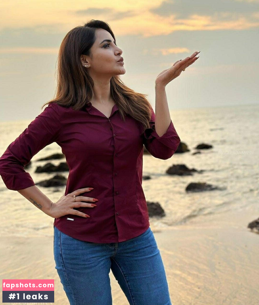 Ashu Reddy Nude Leaks OnlyFans Photos #37 - LeakJerk