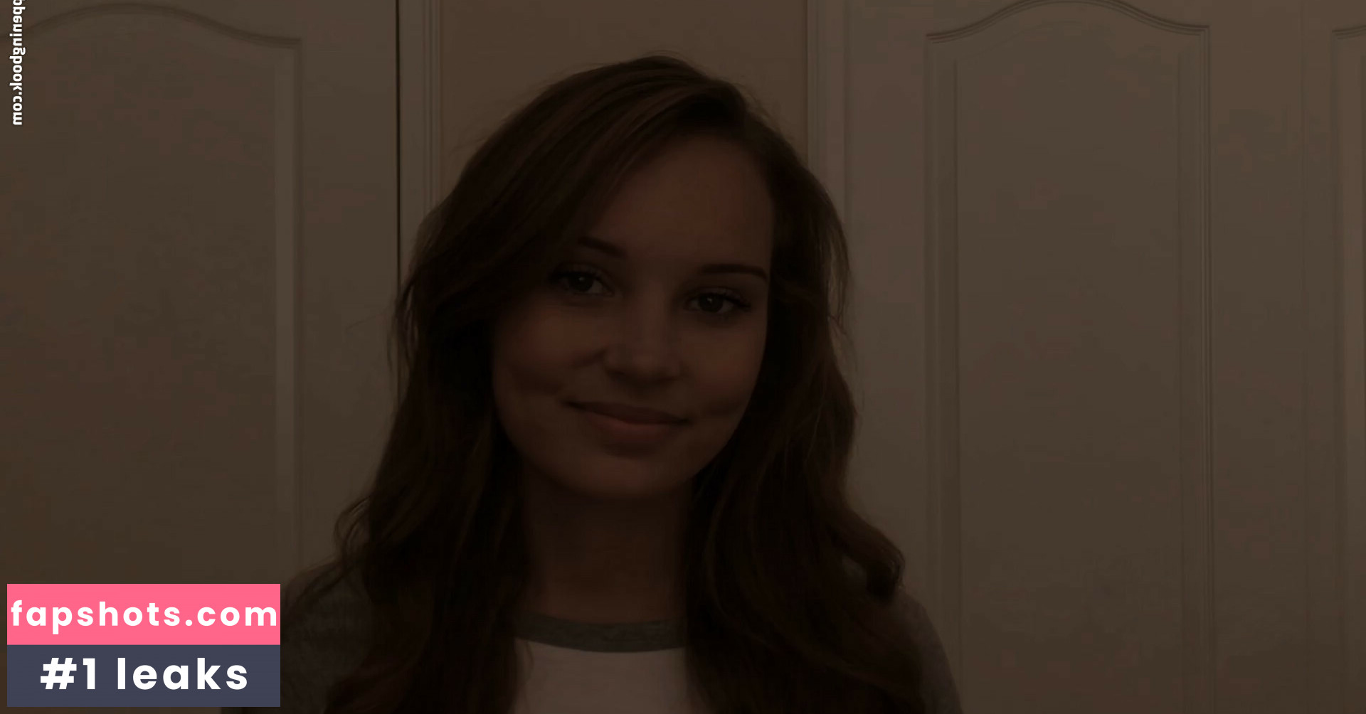 ASMR Darling gallery photo #14