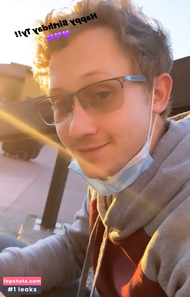 ASMR Darling gallery photo #35