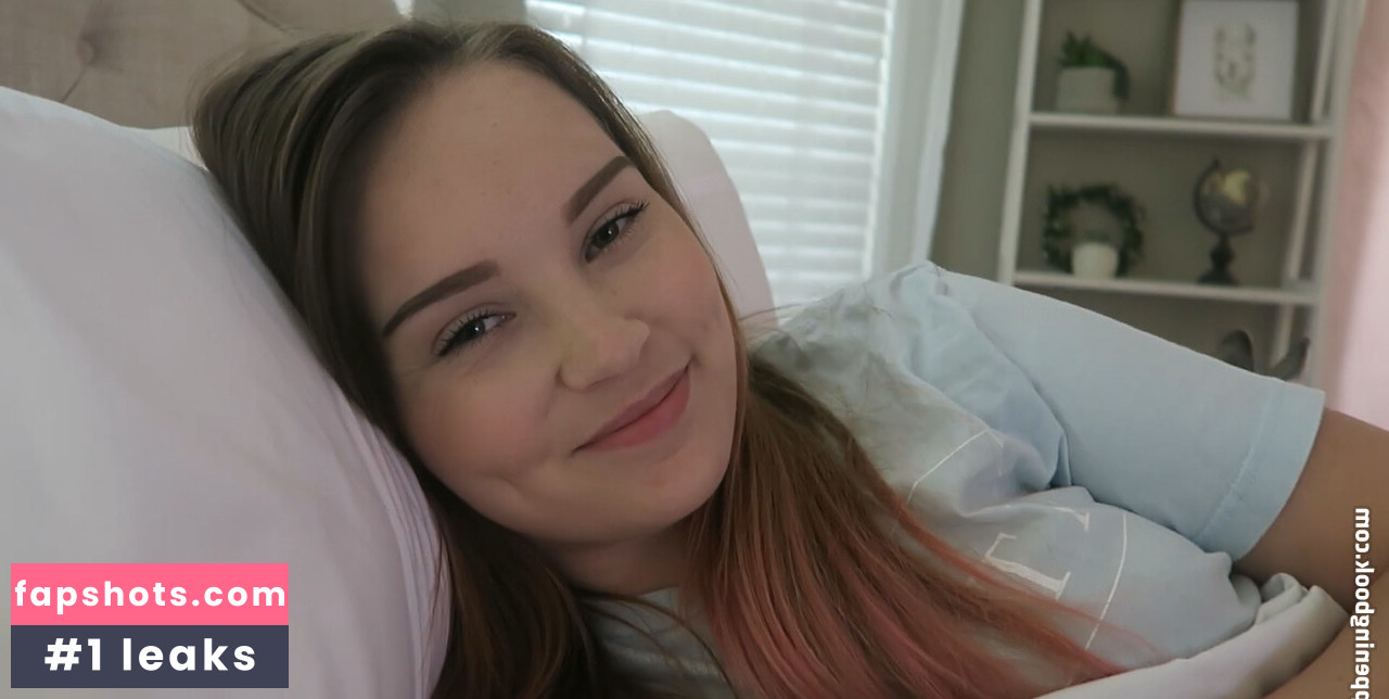ASMR Darling gallery photo #8