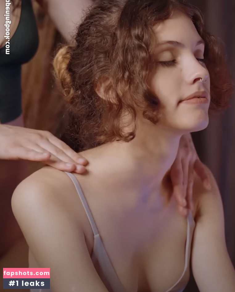 ASMR Massage gallery photo #93