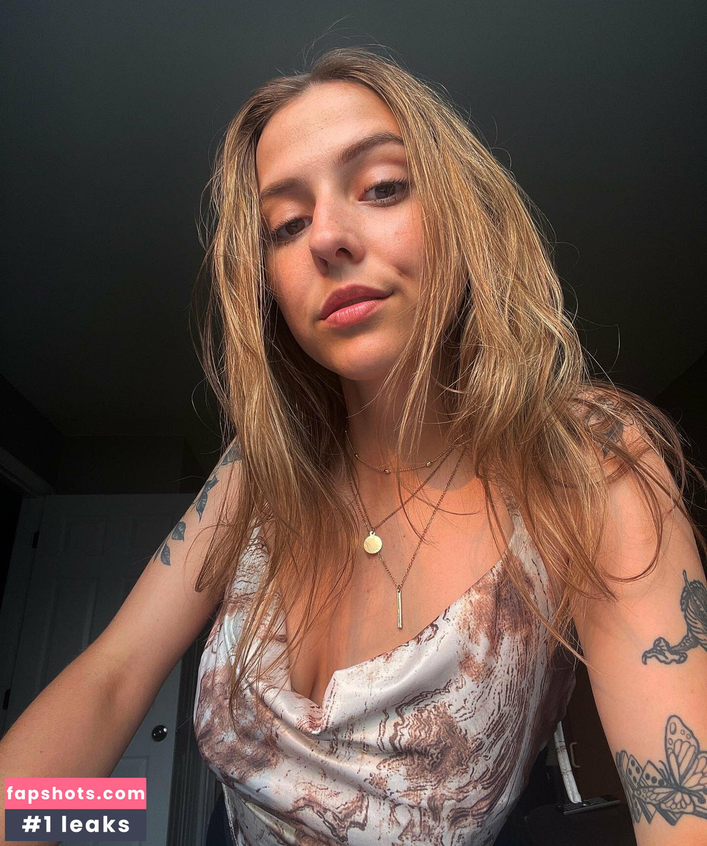 ASMR Rebecca gallery photo #16