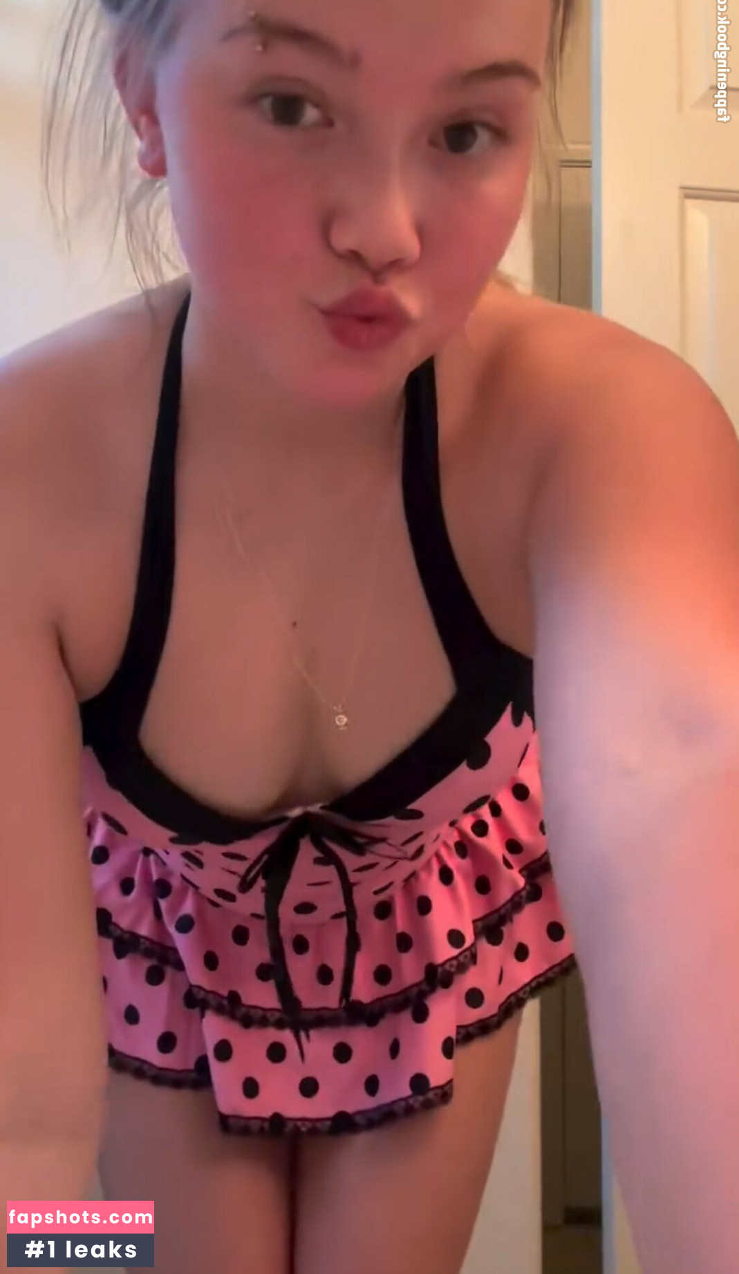 ASMRLia Nude Leaks OnlyFans Photos #17 - LeakJerk