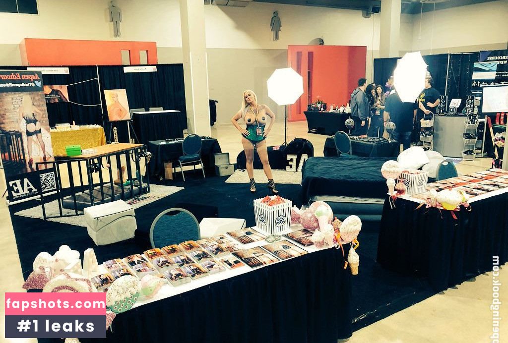 Aspen Edwards gallery photo #9