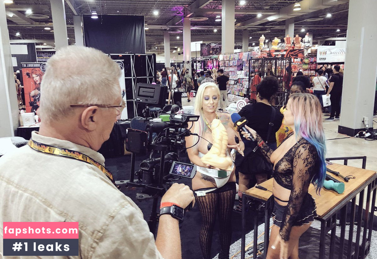 Aspen Edwards gallery photo #10