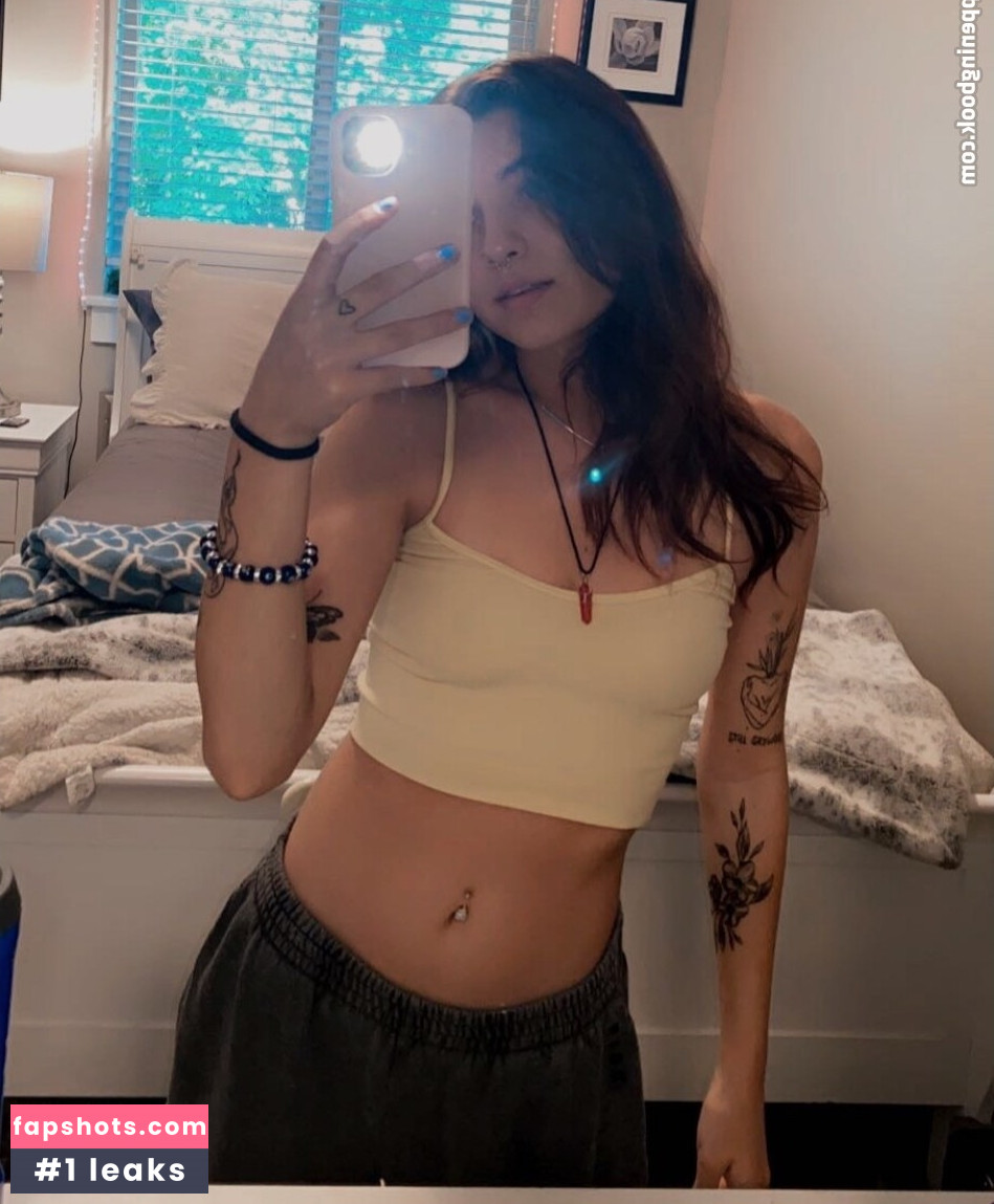 Aspen Franks nude babe gallery