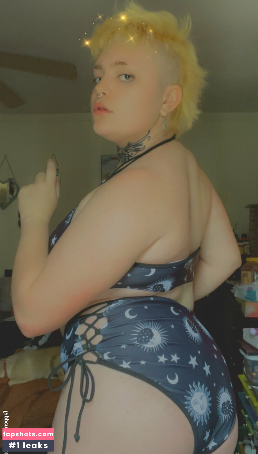 Aster Onyx nude babe gallery