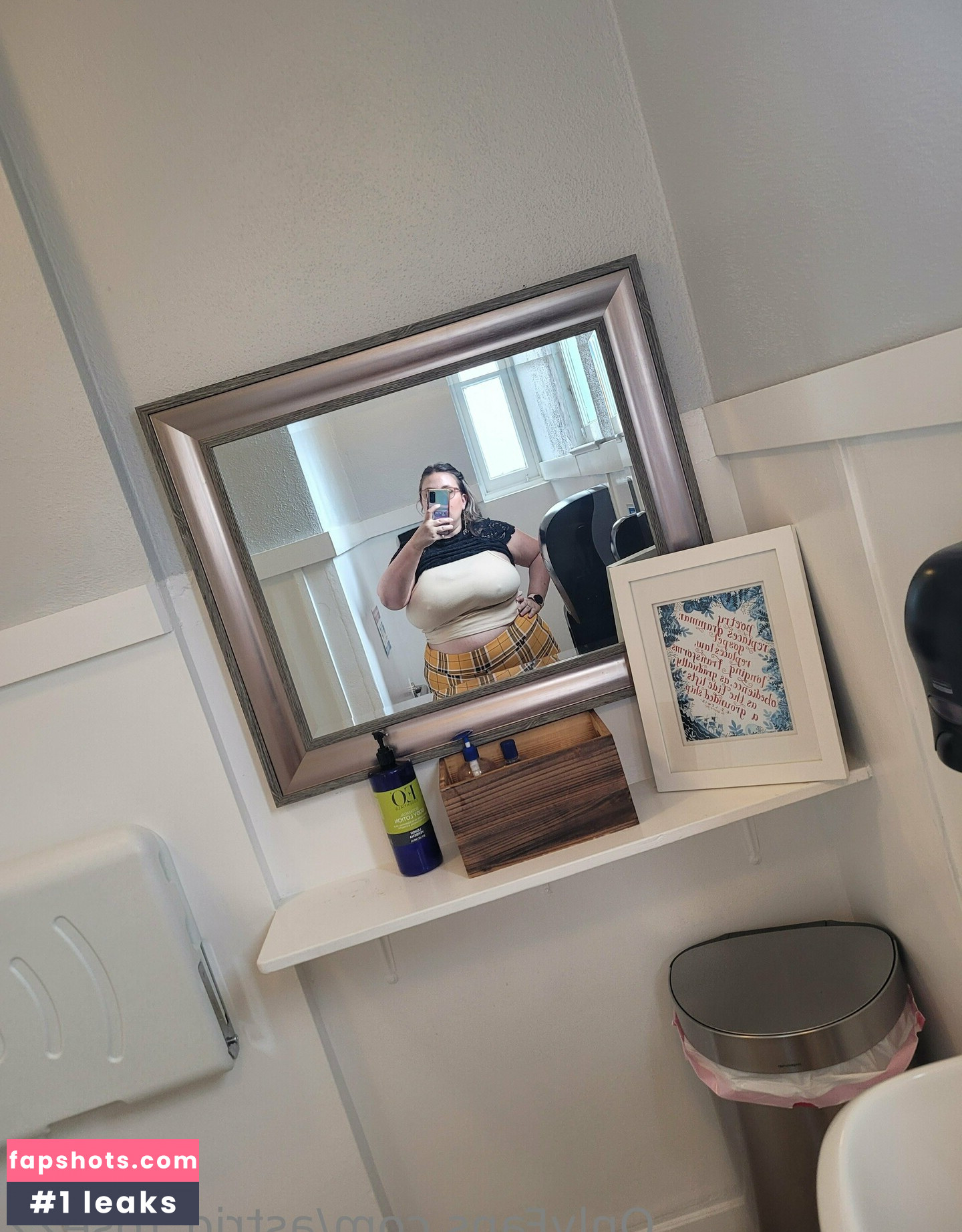 astrid_rose22 Nude Leaks OnlyFans Photos #33 - LeakJerk