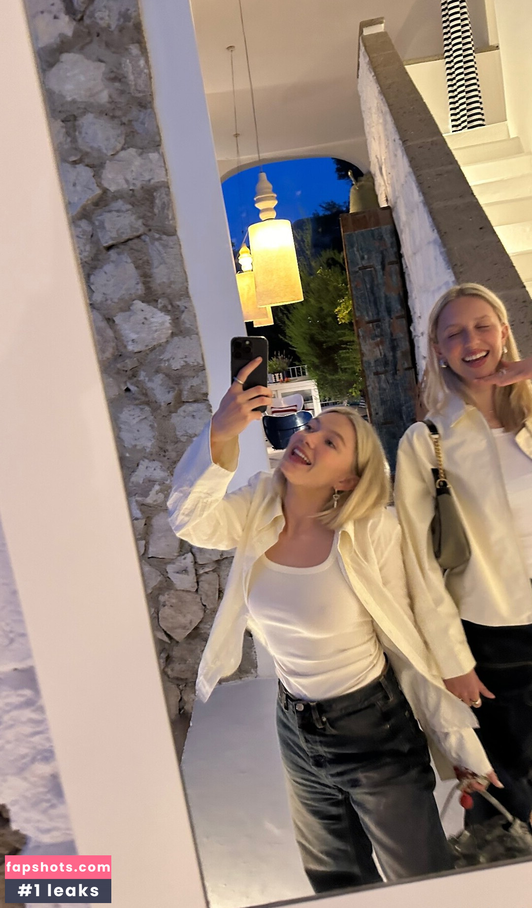 Astrid S gallery photo #15