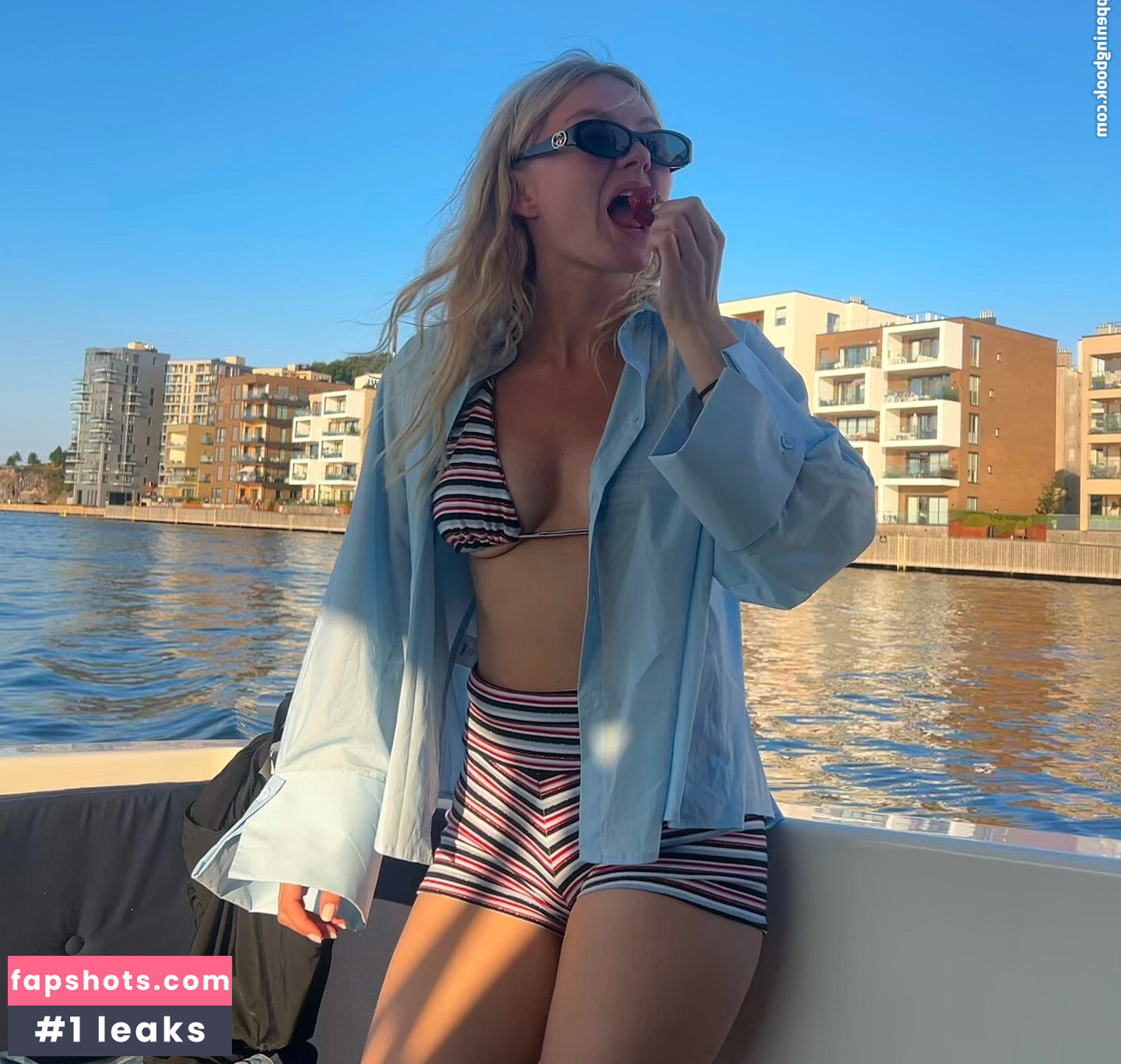 Astrid S gallery photo #8